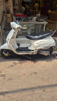 Vespa SXL 125