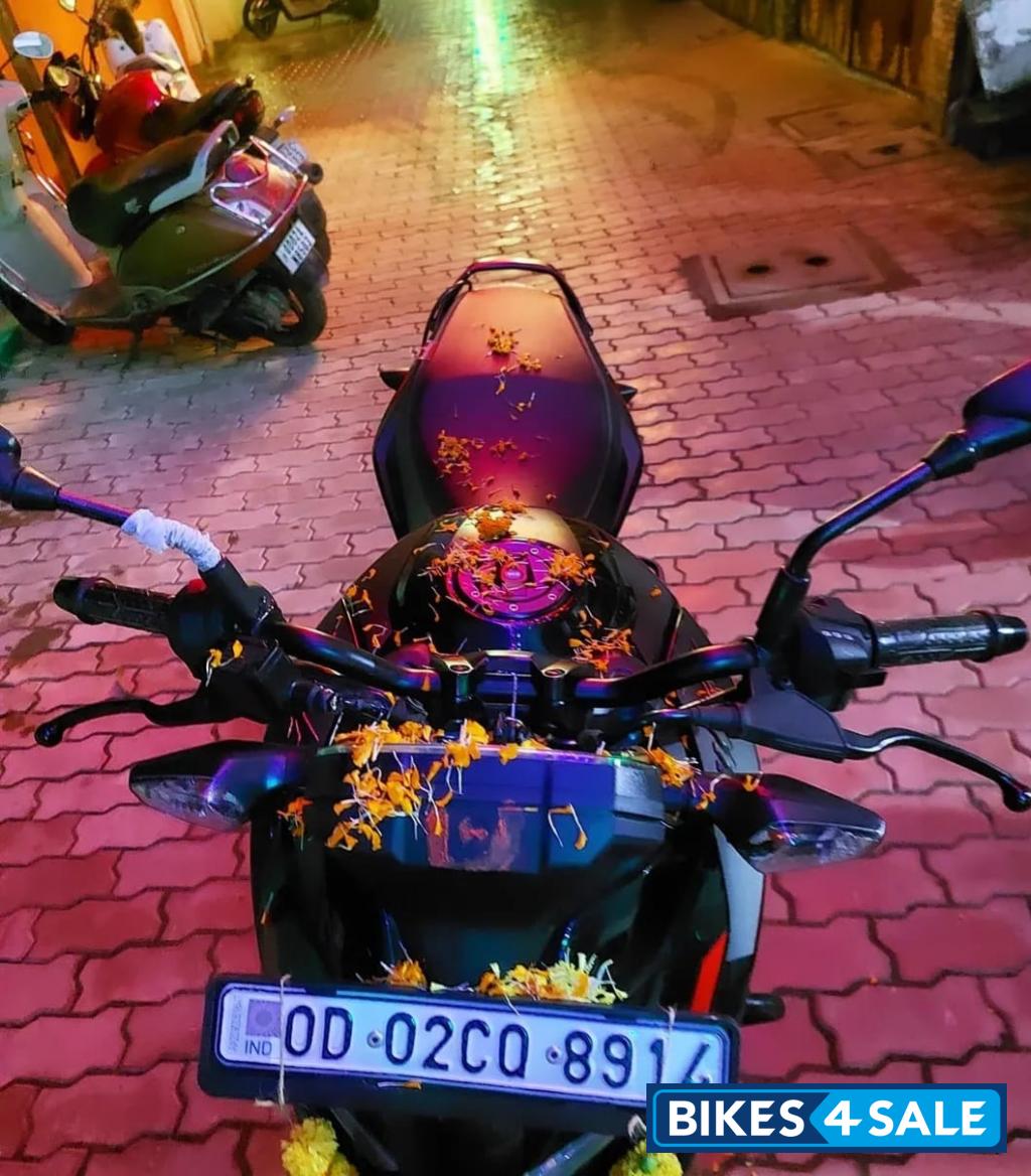 Black Bajaj Pulsar N150