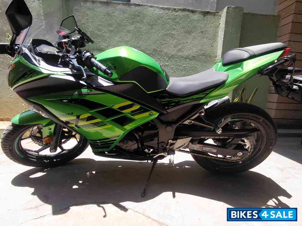 Kawasaki Ninja 300 BS6 2023