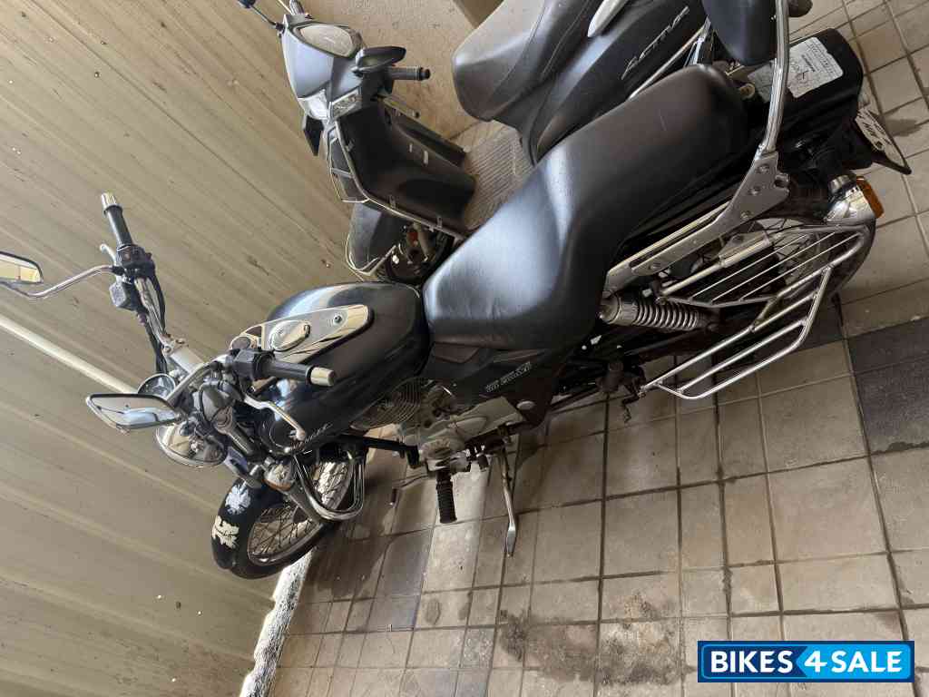 Bajaj Avenger 220 DTS-i Bajaj Avenger 220 DTS-i