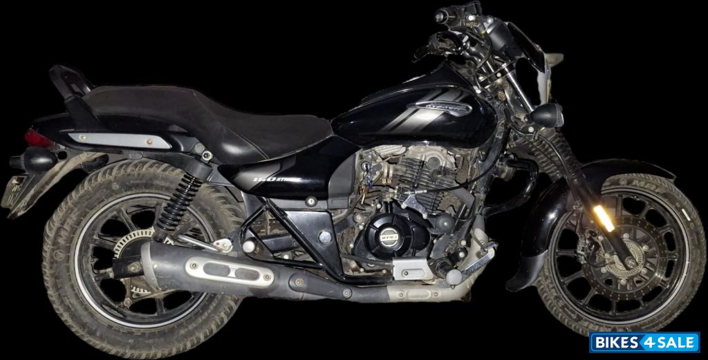 Black Bajaj Avenger Street 160 BS6
