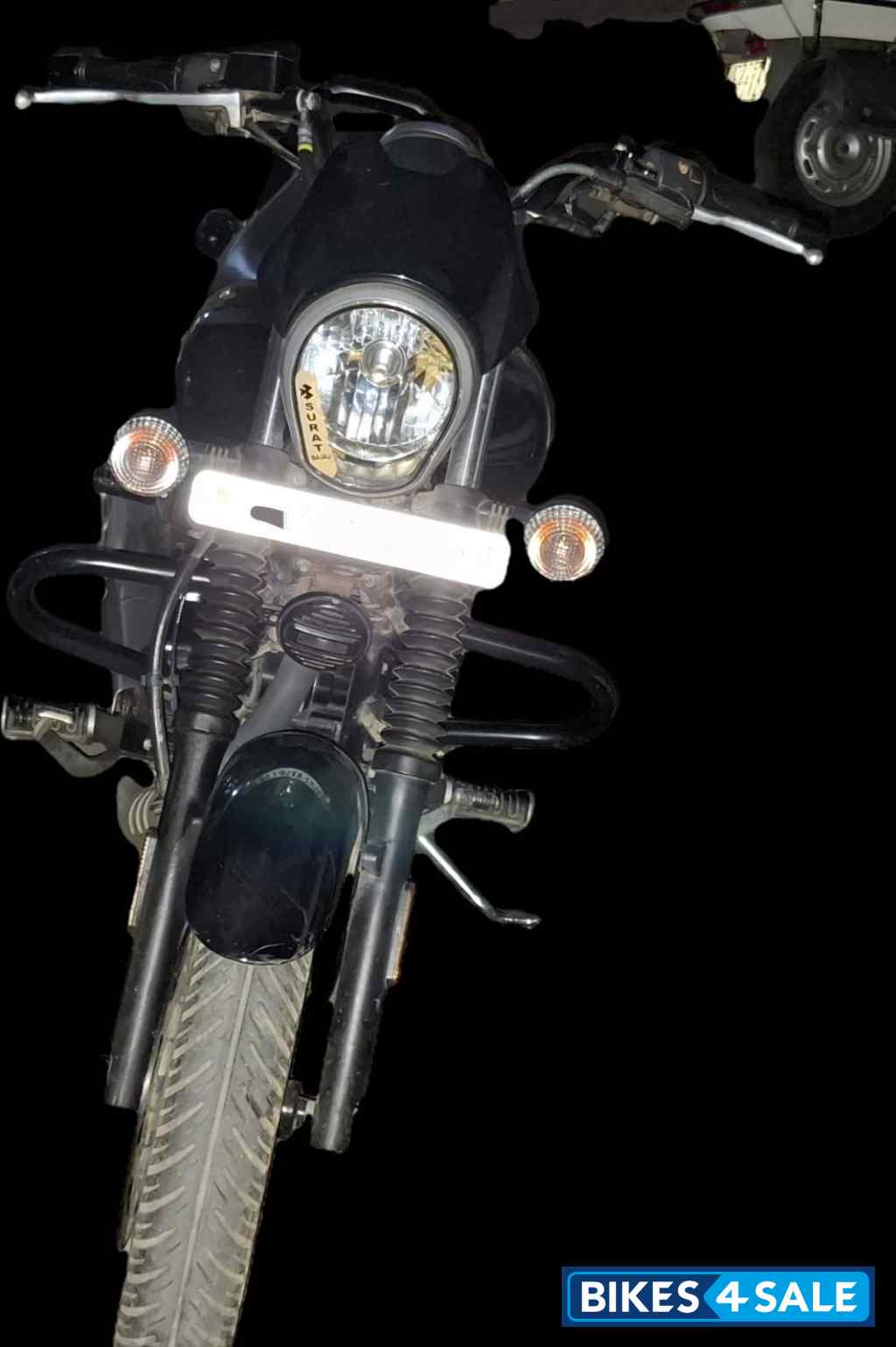 Black Bajaj Avenger Street 160 BS6