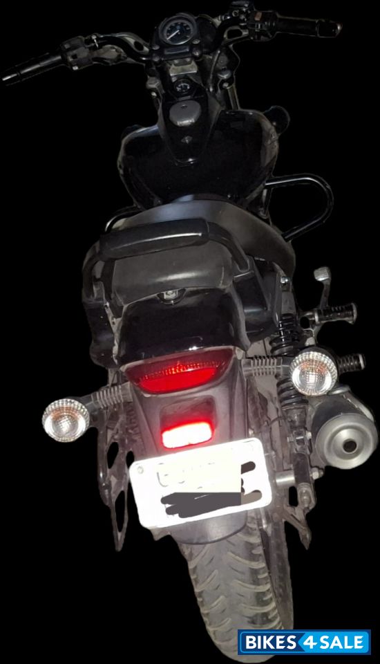 Black Bajaj Avenger Street 160 BS6