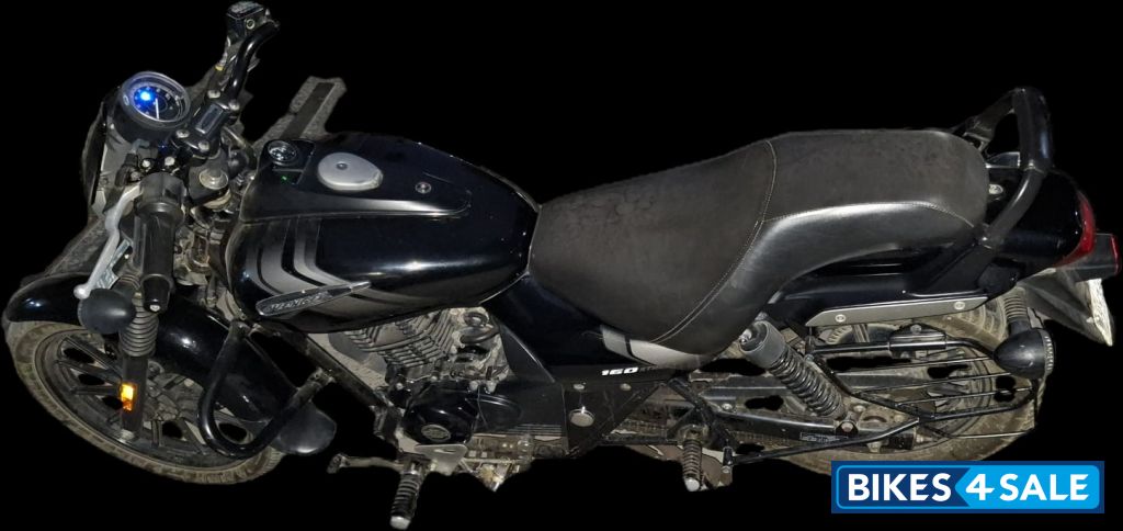 Black Bajaj Avenger Street 160 BS6