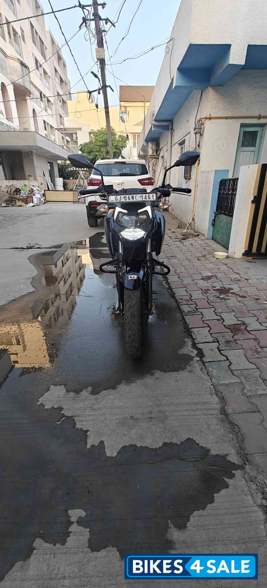 Black TVS Apache RTR 160 BS VI