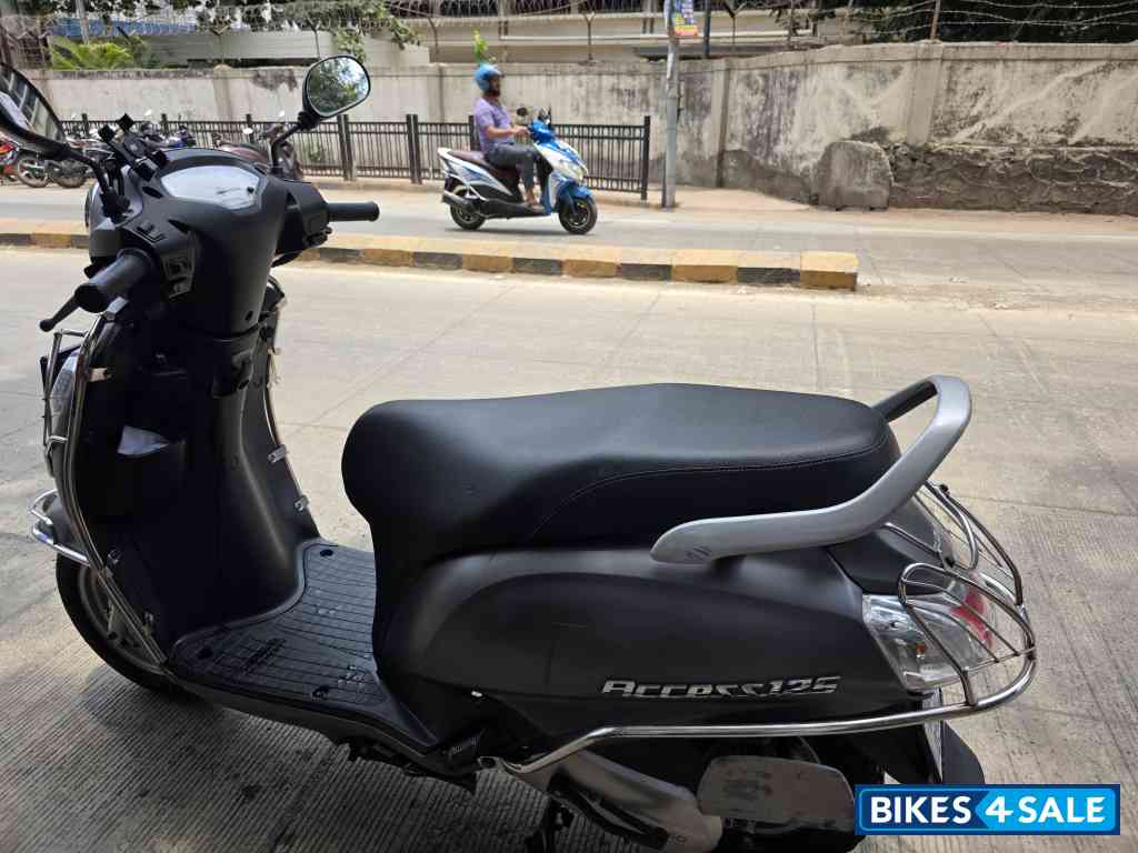 Metallic Black Suzuki Access 125