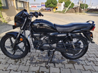 Black Hero Splendor Plus Black and Accent