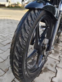 Black Hero Splendor Plus Black and Accent