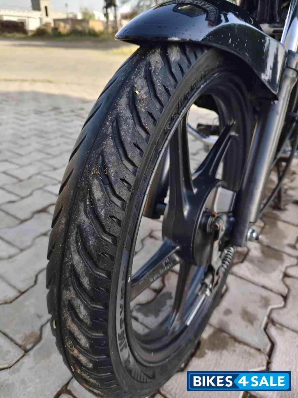 Black Hero Splendor Plus Black and Accent