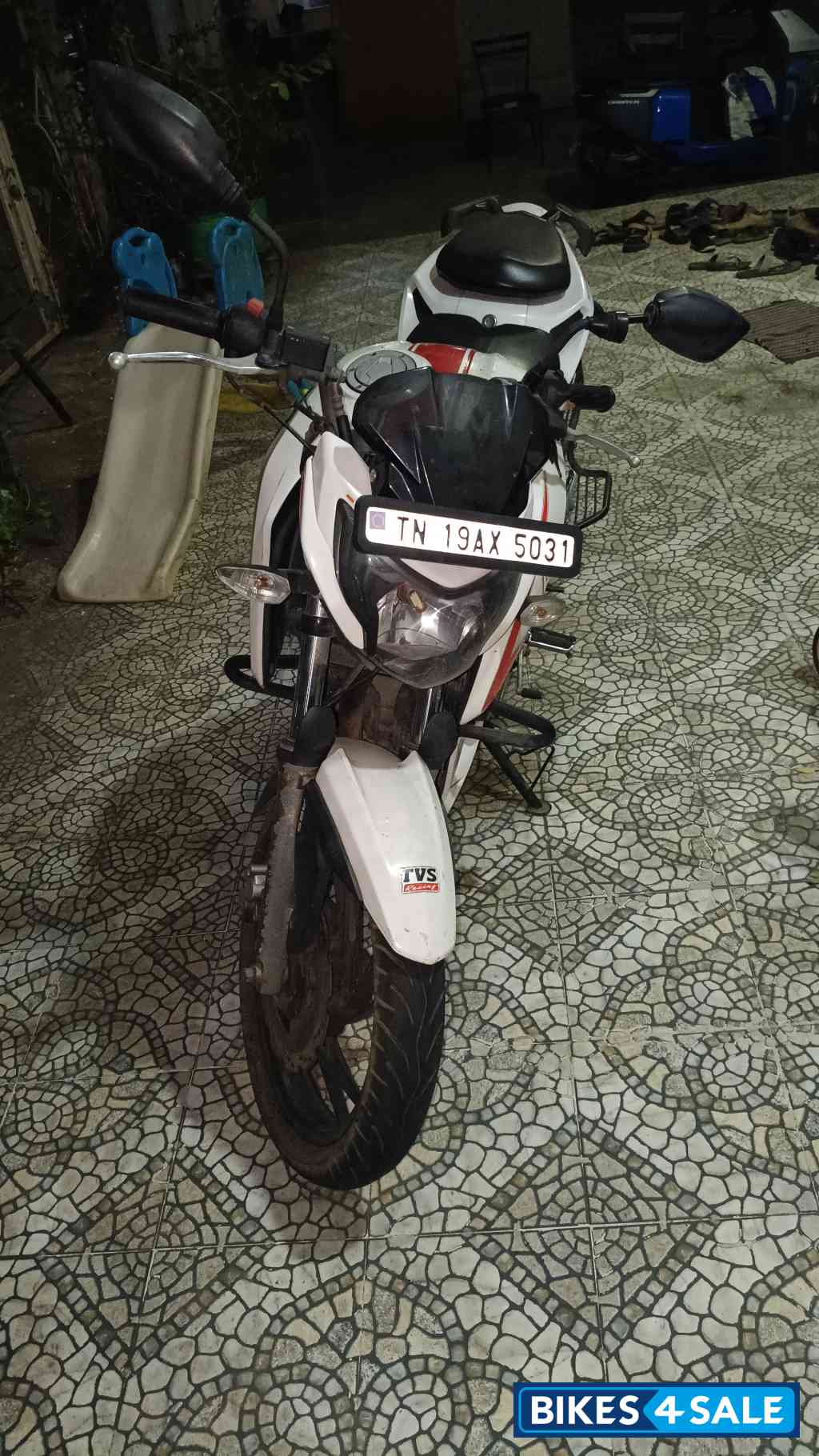 TVS Apache RTR 200 4V ABS TVS Apache RTR 200 4V ABS