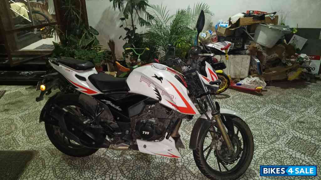 TVS Apache RTR 200 4V ABS TVS Apache RTR 200 4V ABS