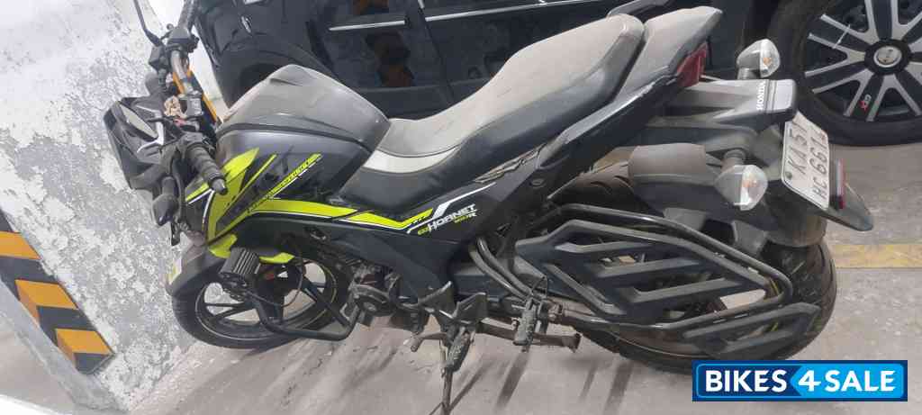 Honda CB Hornet 160R Honda CB Hornet 160R