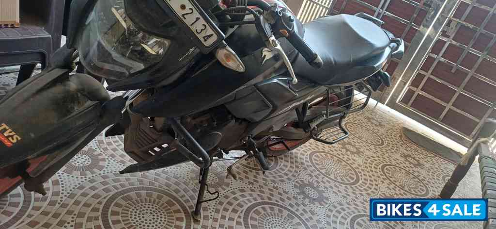 TVS Apache RTR 160 4V BS6