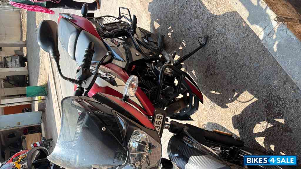 Bajaj Pulsar P150 Twin Disc Split Seat