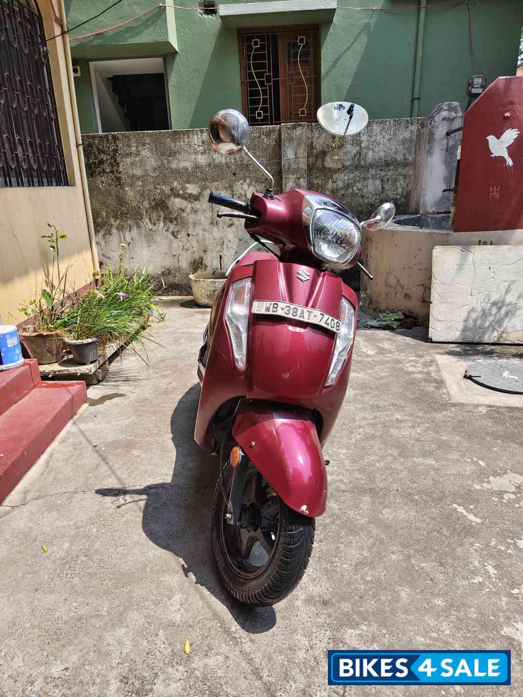 Ming Red Suzuki Access 125 Special Edition