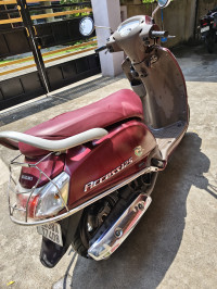 Ming Red Suzuki Access 125 Special Edition