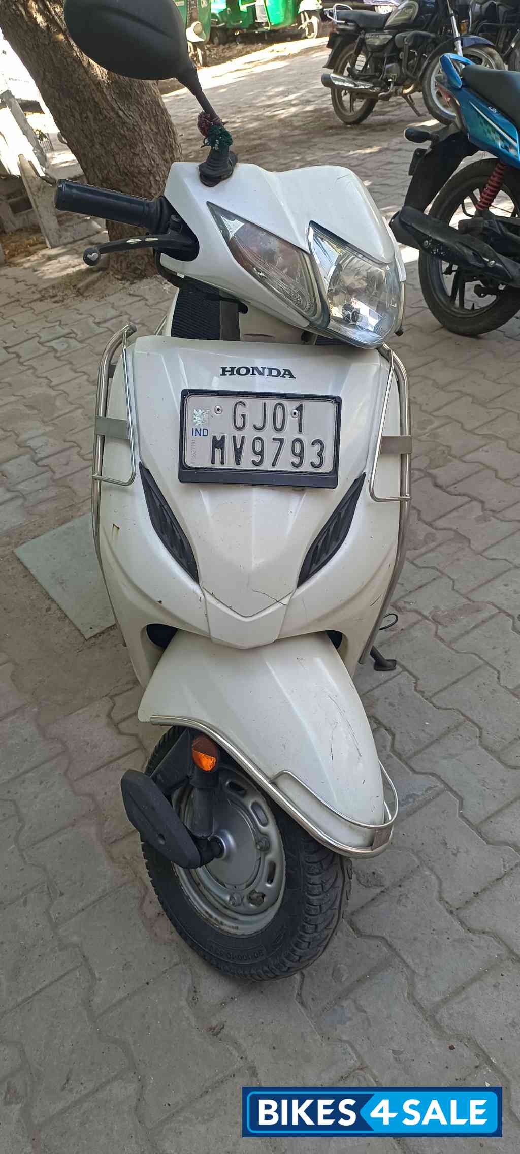 White Honda Activa 4G