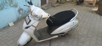 White Honda Activa 4G