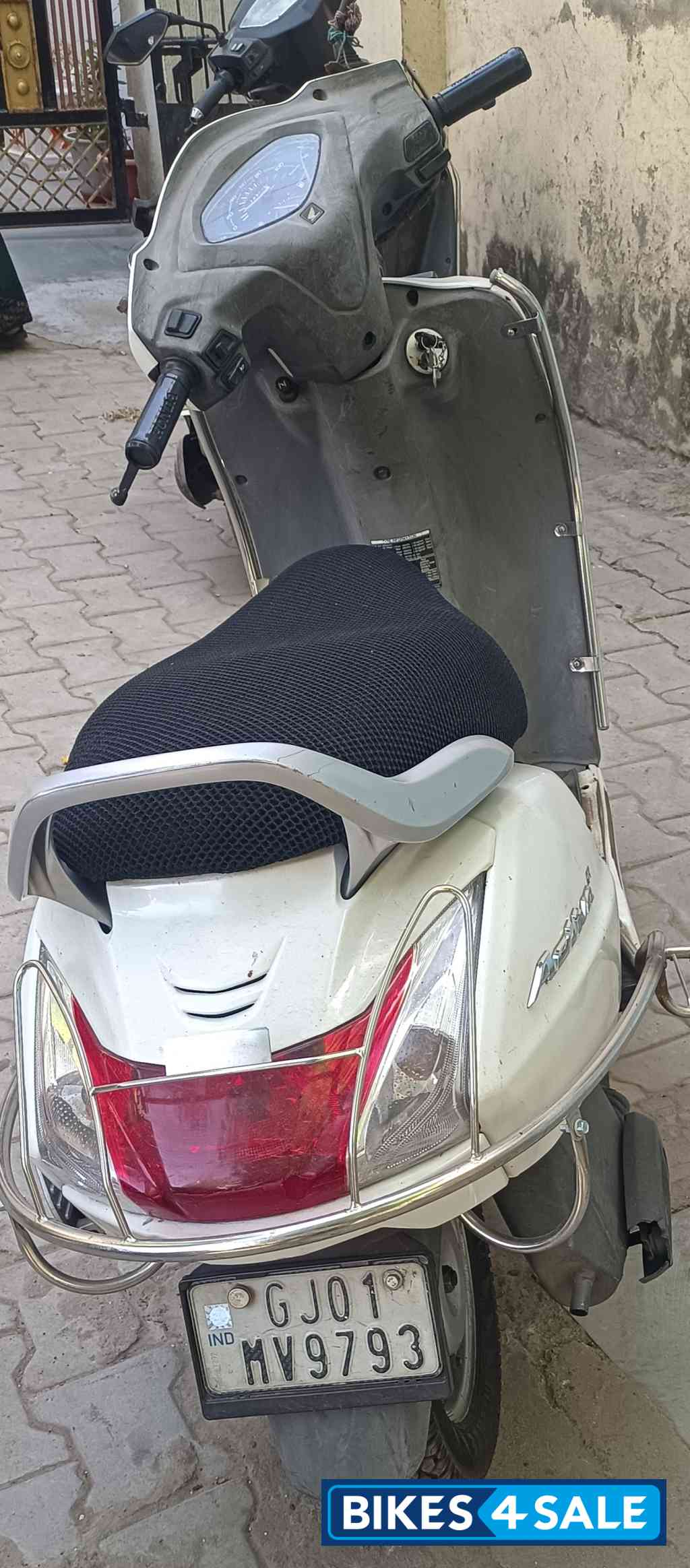White Honda Activa 4G White Honda Activa 4G