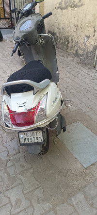 White Honda Activa 4G