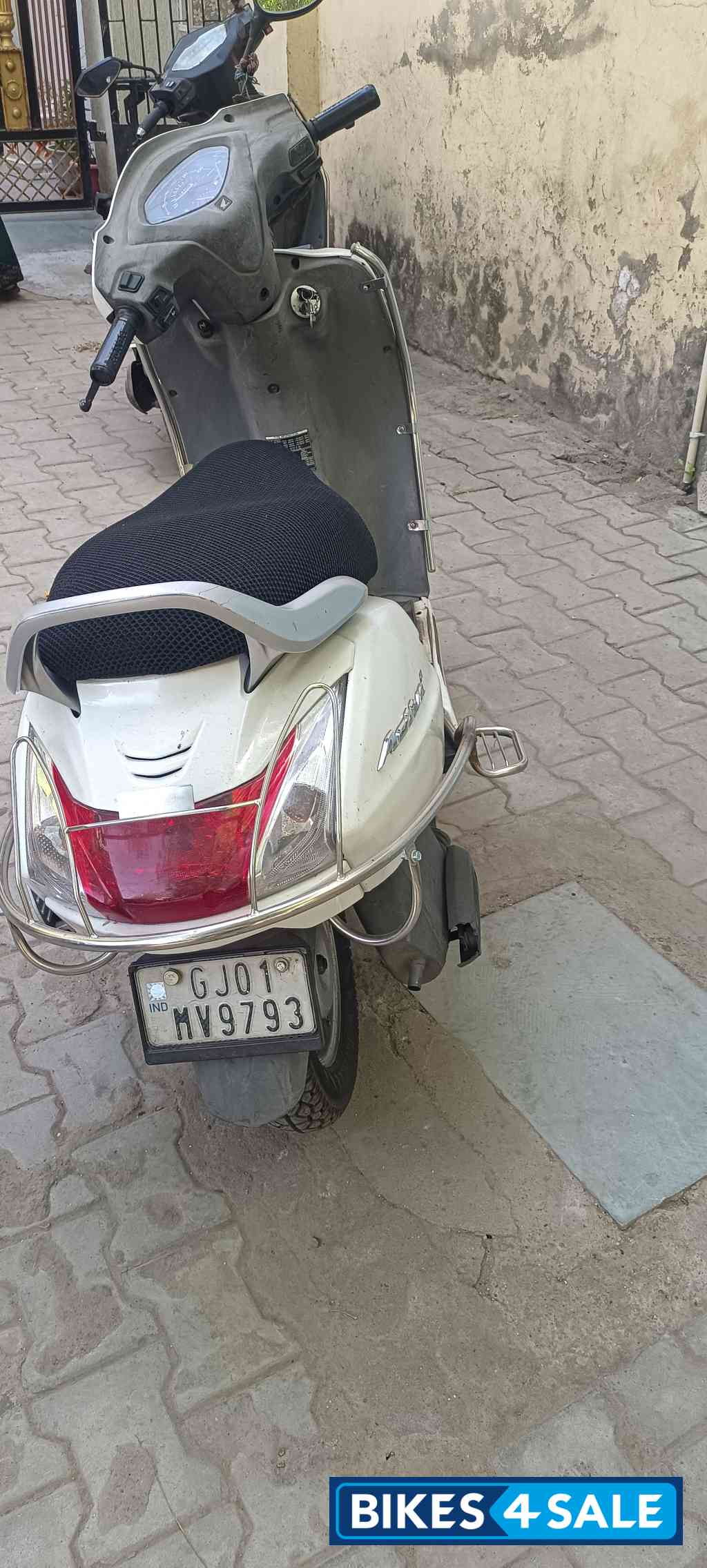 White Honda Activa 4G White Honda Activa 4G
