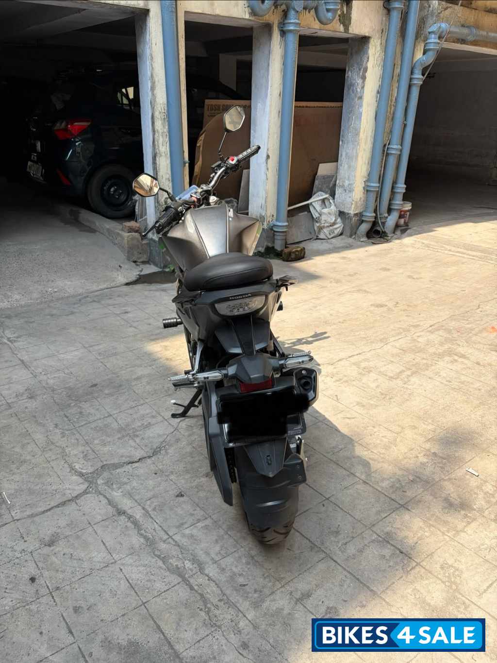 Grey Honda CB300F Flex-Fuel Grey Honda CB300F Flex-Fuel