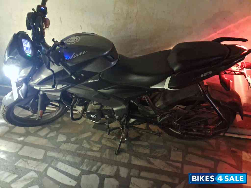 Grey Black Bajaj Pulsar NS125 2025 Grey Black Bajaj Pulsar NS125 2025
