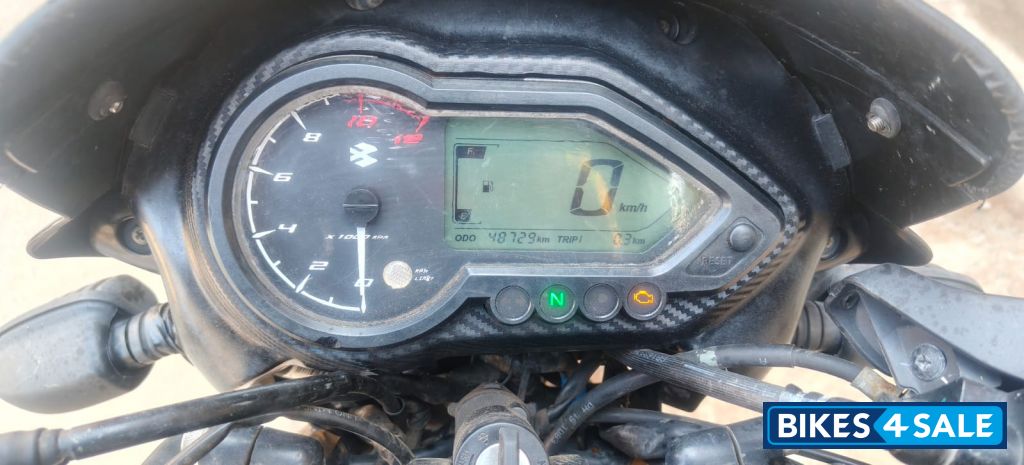 Black Bajaj Pulsar 125 Neon Disc Single Seat Black Bajaj Pulsar 125 Neon Disc Single Seat