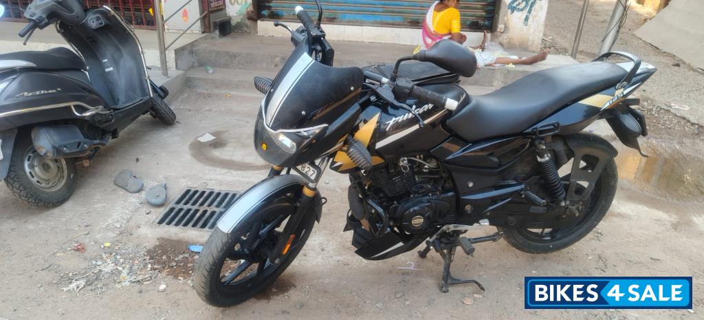 Black Bajaj Pulsar 125 Neon Disc Single Seat Black Bajaj Pulsar 125 Neon Disc Single Seat