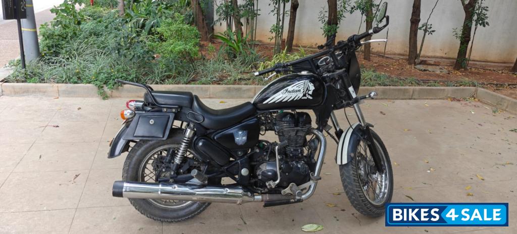 Black Royal Enfield Thunderbird 500 Black Royal Enfield Thunderbird 500