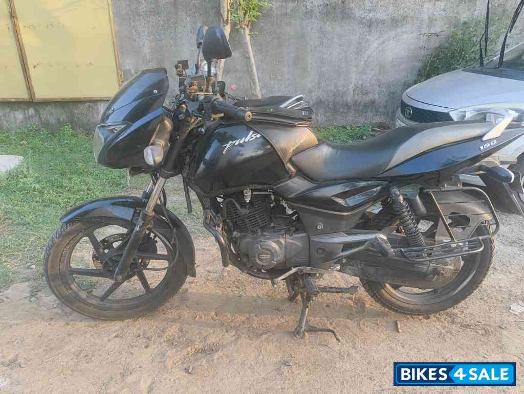 Bajaj Pulsar 150 Neon