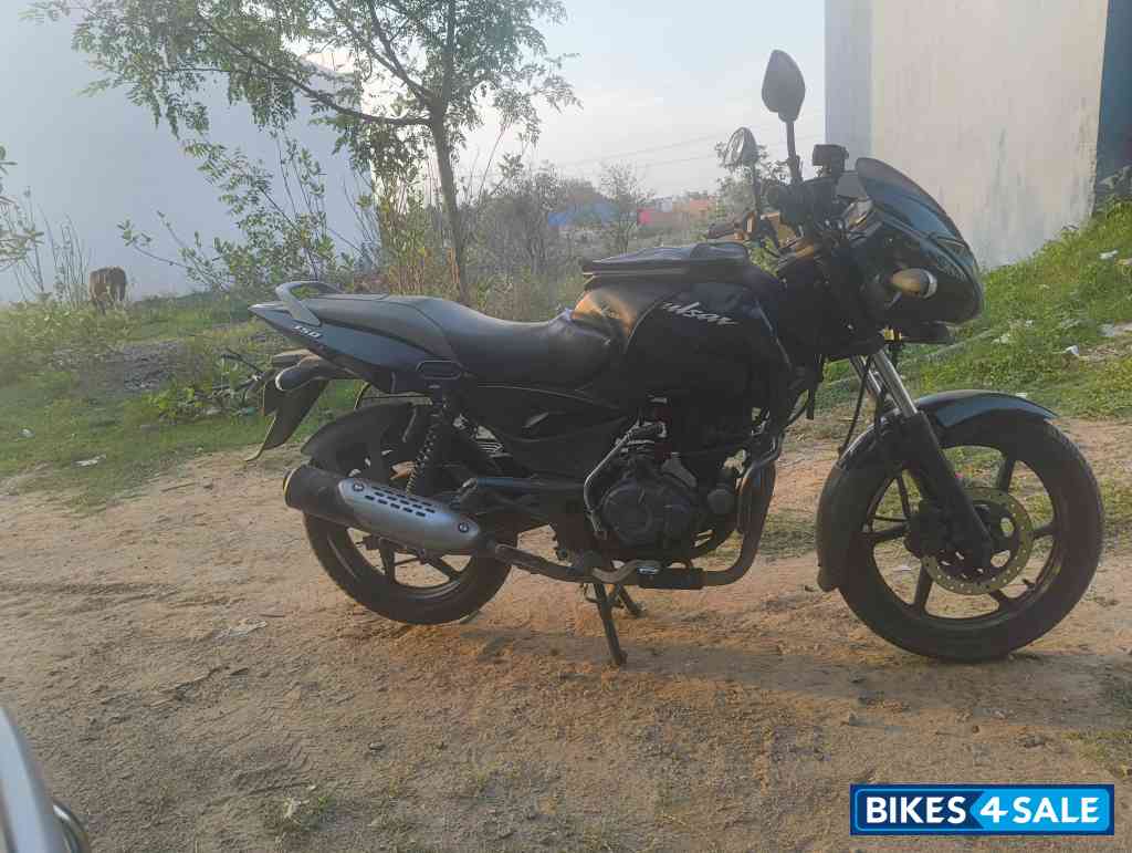 Bajaj Pulsar 150 Neon