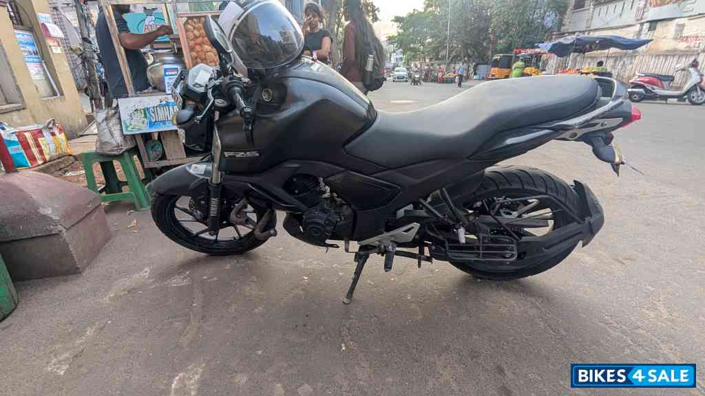 Matt Black Yamaha FZ-S FI V3