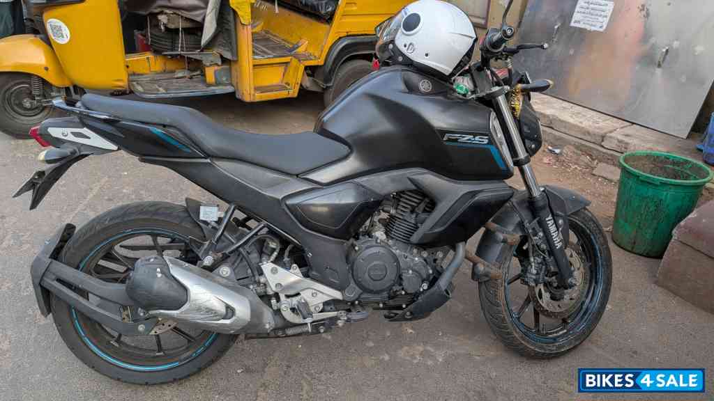 Matt Black Yamaha FZ-S FI V3