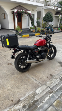 Triumph Street Twin