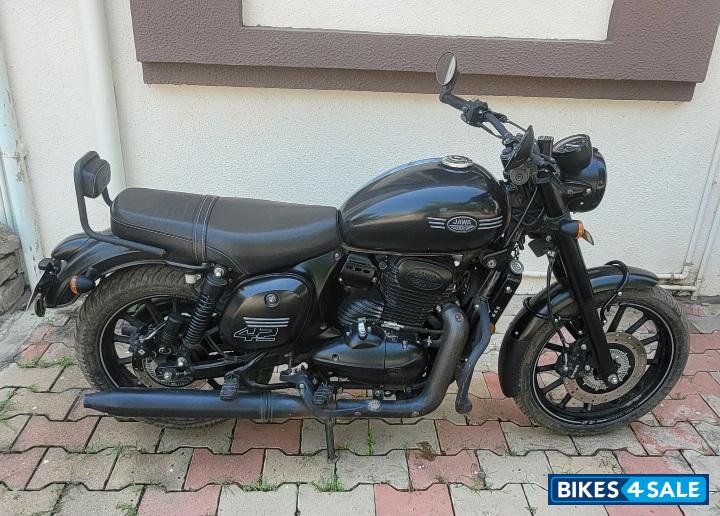 Jawa 42 Dual Channel ABS AllStar Black Jawa 42 Dual Channel ABS AllStar Black