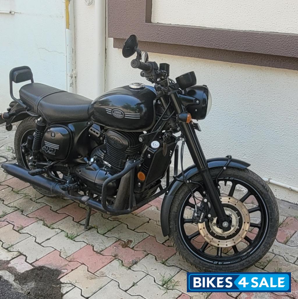 Jawa 42 Dual Channel ABS AllStar Black Jawa 42 Dual Channel ABS AllStar Black