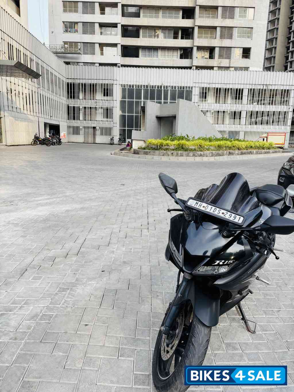 Matte Black Yamaha YZF R15 V3