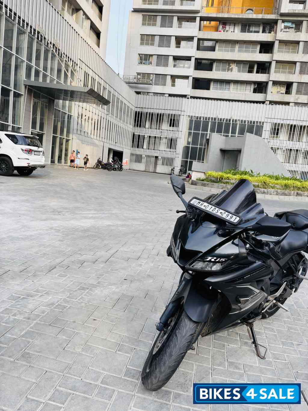 Matte Black Yamaha YZF R15 V3