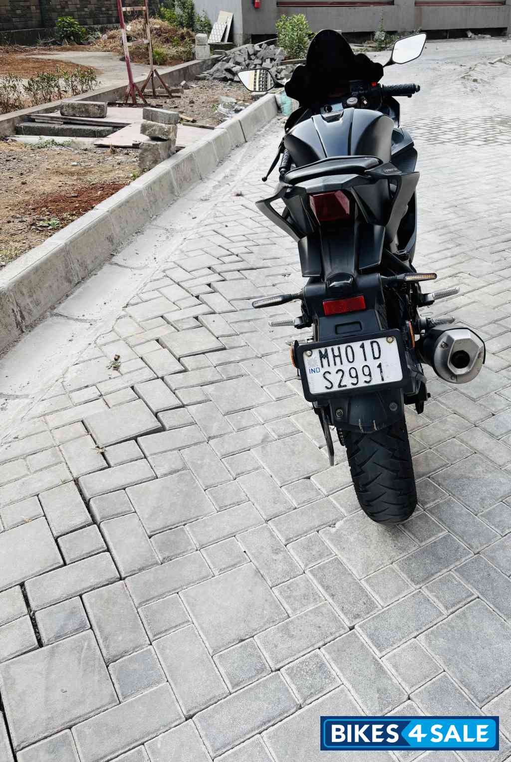 Matte Black Yamaha YZF R15 V3