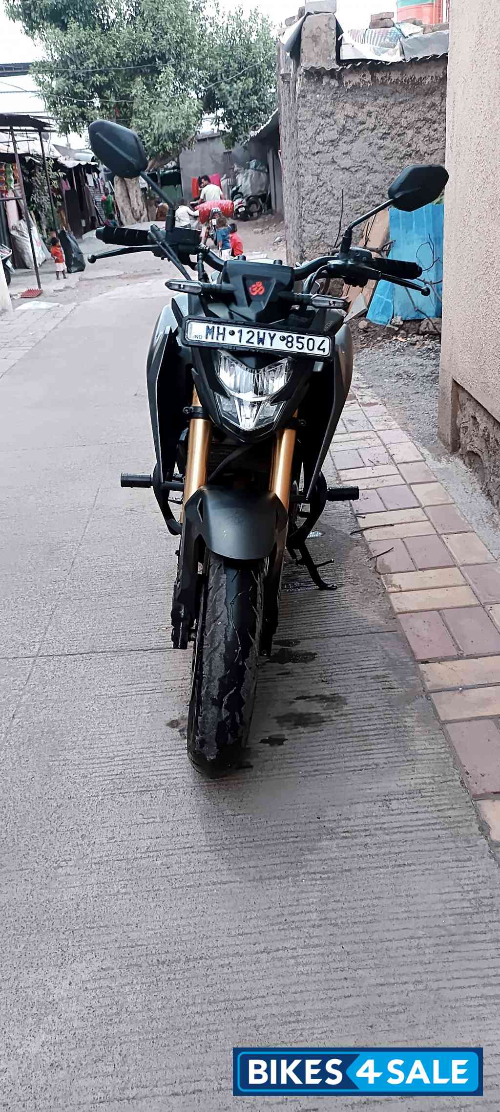 Grey Honda CB300F Deluxe Pro Grey Honda CB300F Deluxe Pro