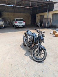 Black TVS Apache RTR 160 4V Special Edition