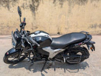 Black TVS Apache RTR 160 4V Special Edition