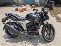 Black TVS Apache RTR 160 4V Special Edition