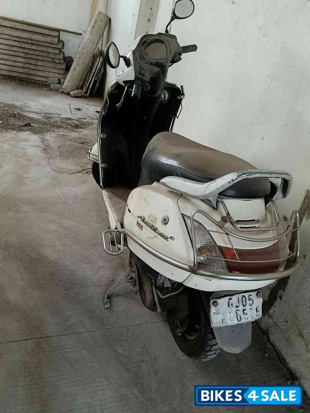 White Honda Activa White Honda Activa