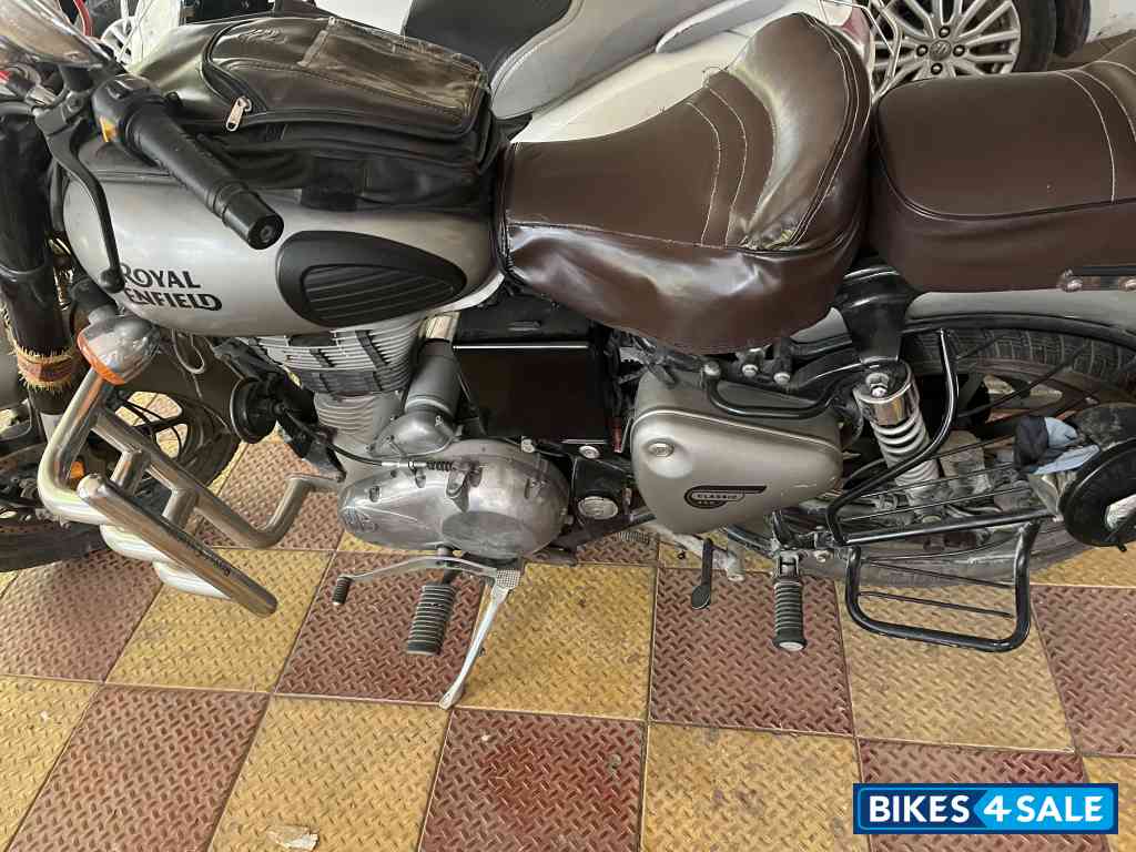 Royal Enfield Classic Gunmetal Grey Royal Enfield Classic Gunmetal Grey