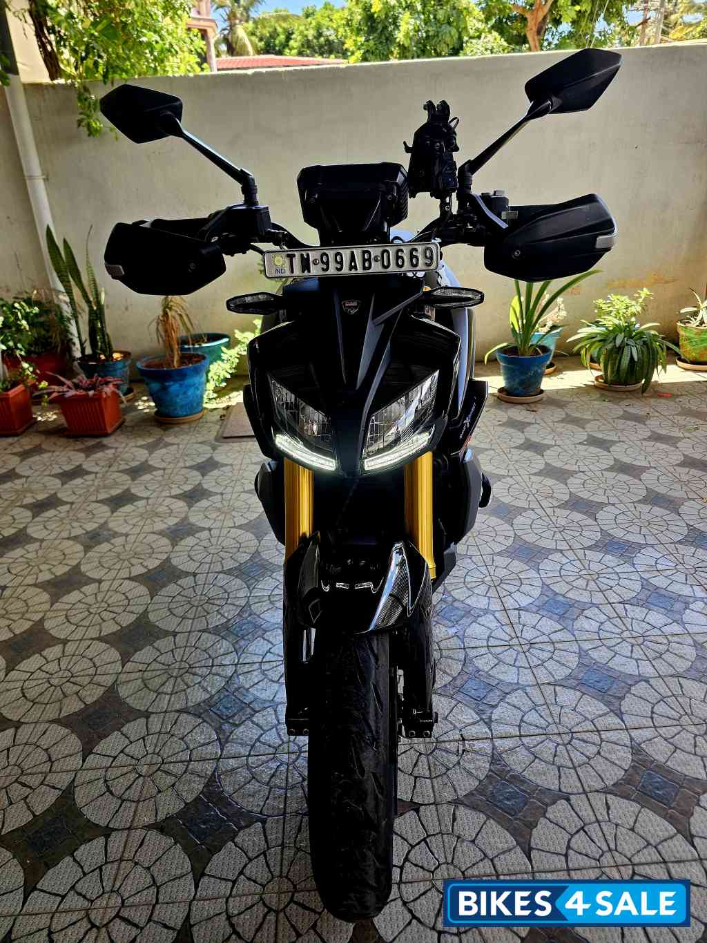Black & Grey TVS Apache RTR 310 Black & Grey TVS Apache RTR 310