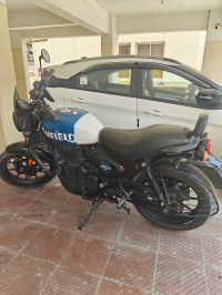 White Blue Royal Enfield Hunter 350 Metro
