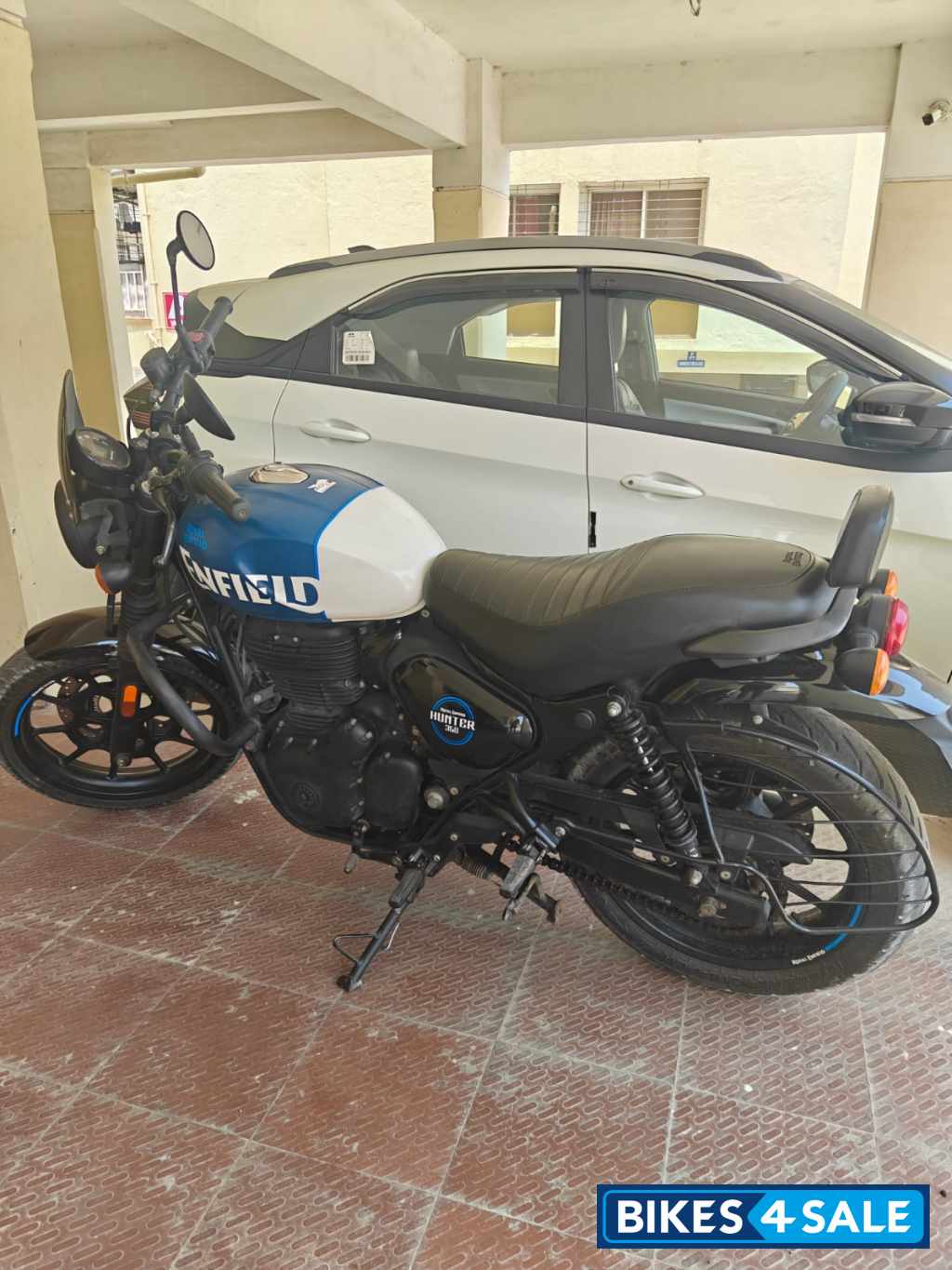 White Blue Royal Enfield Hunter 350 Metro