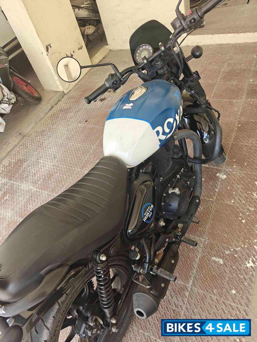 White Blue Royal Enfield Hunter 350 Metro